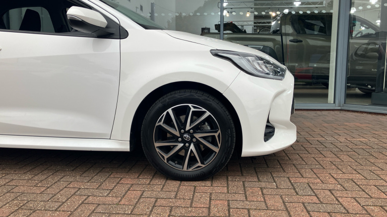 Toyota Yaris 1.5 Hybrid Design 5dr CVT Hybrid Hatchback